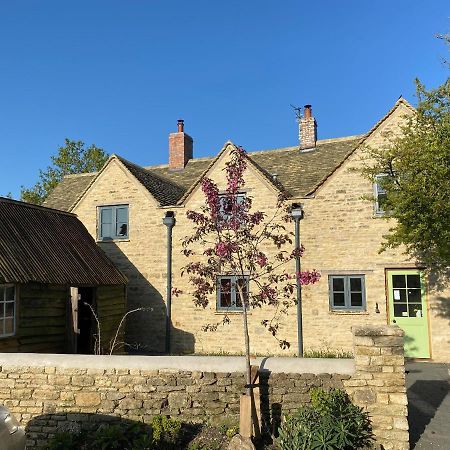 High Cogges Farm Holiday Cottages วิทนีย์ ภายนอก รูปภาพ