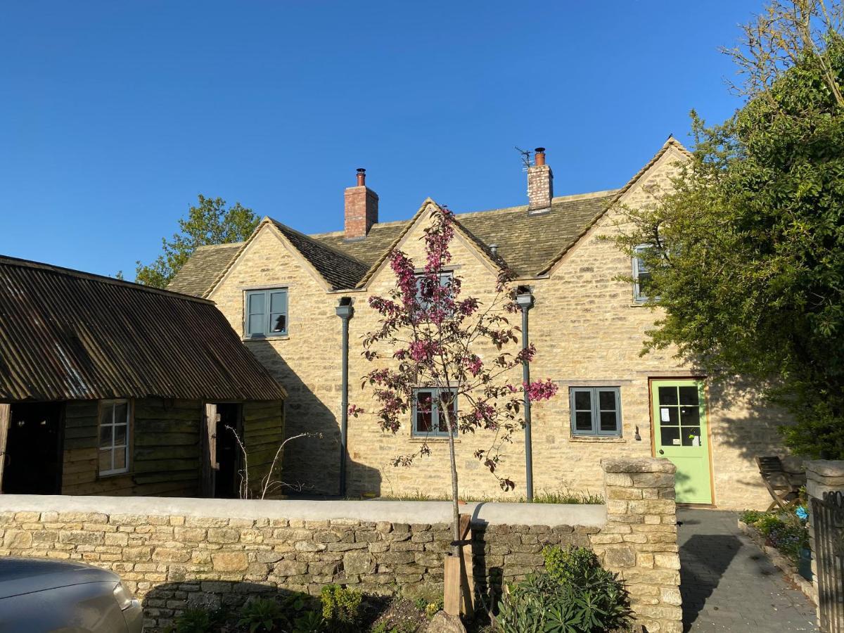 High Cogges Farm Holiday Cottages วิทนีย์ ภายนอก รูปภาพ