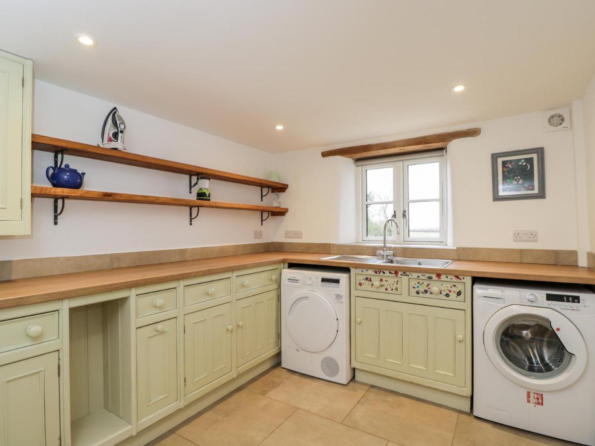High Cogges Farm Holiday Cottages วิทนีย์ ภายนอก รูปภาพ