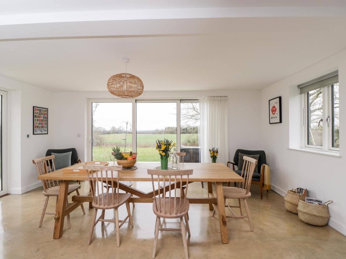 High Cogges Farm Holiday Cottages วิทนีย์ ภายนอก รูปภาพ