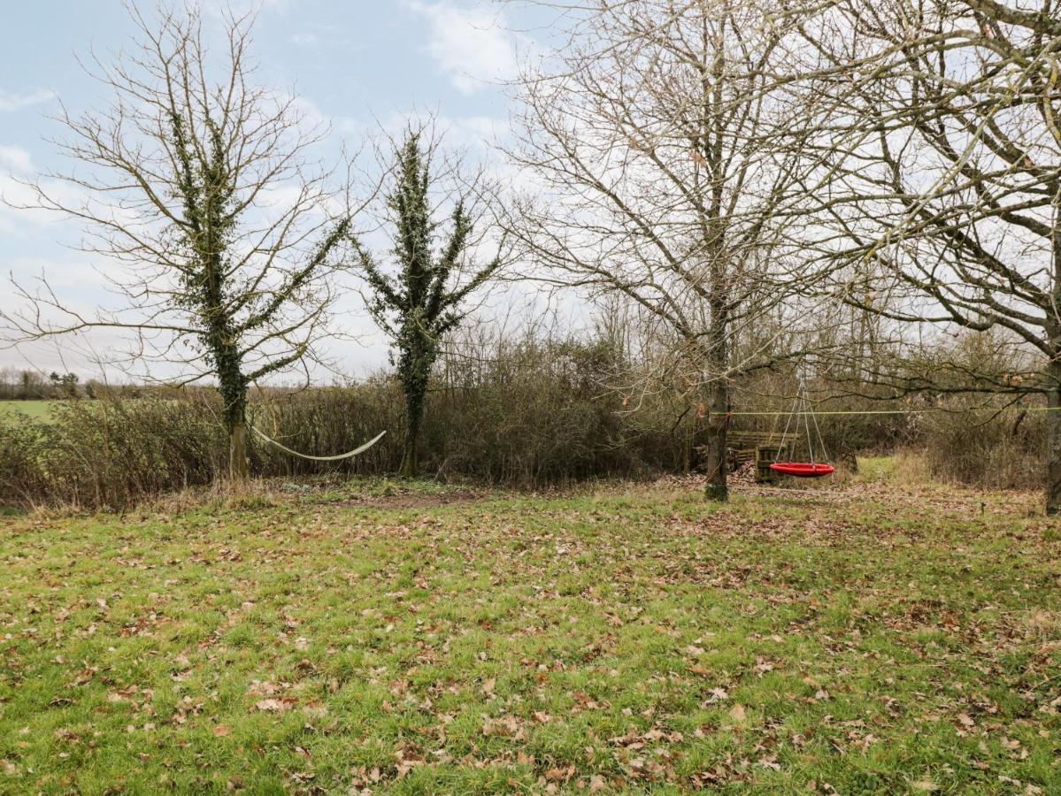 High Cogges Farm Holiday Cottages วิทนีย์ ภายนอก รูปภาพ