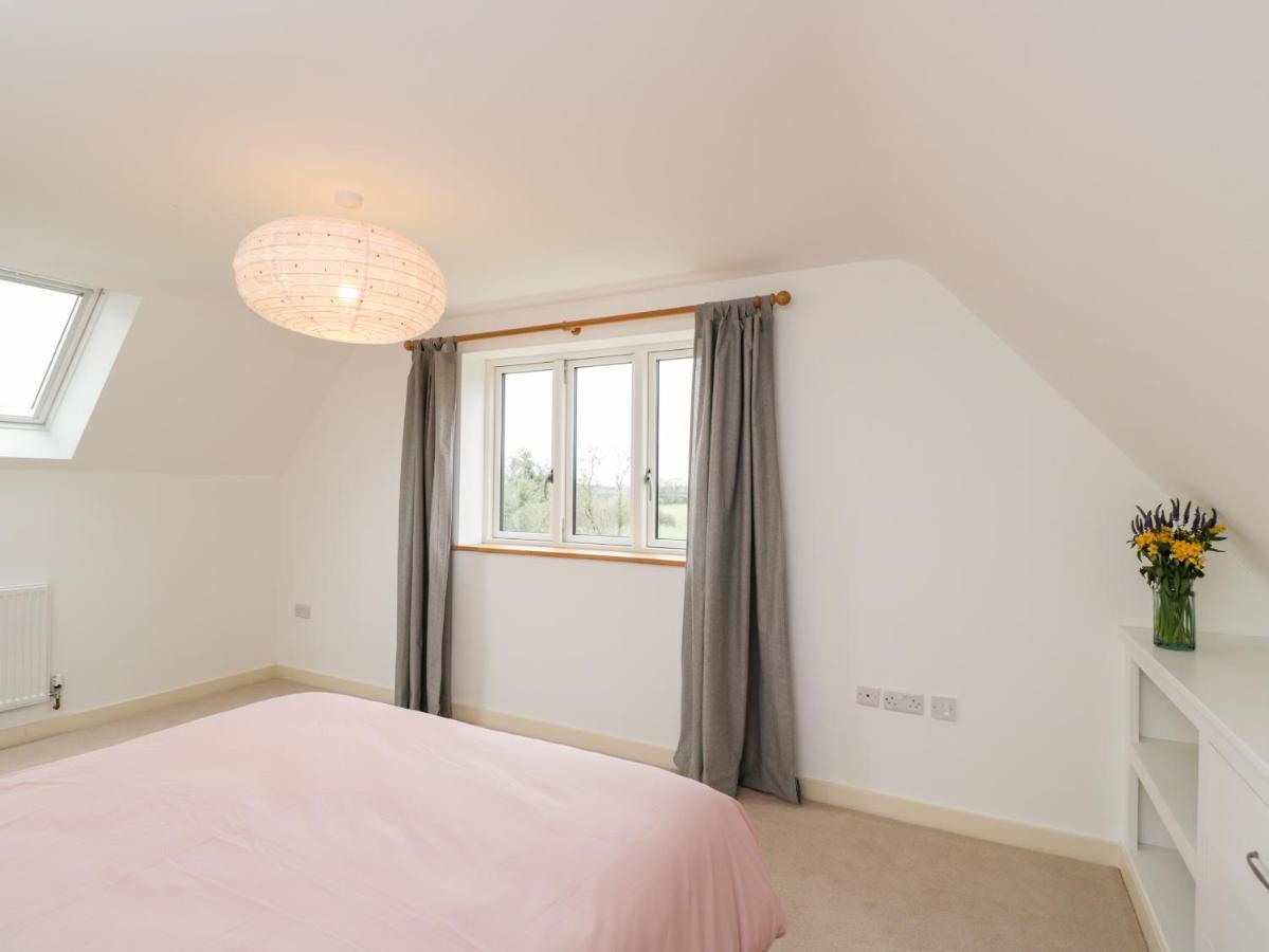 High Cogges Farm Holiday Cottages วิทนีย์ ภายนอก รูปภาพ