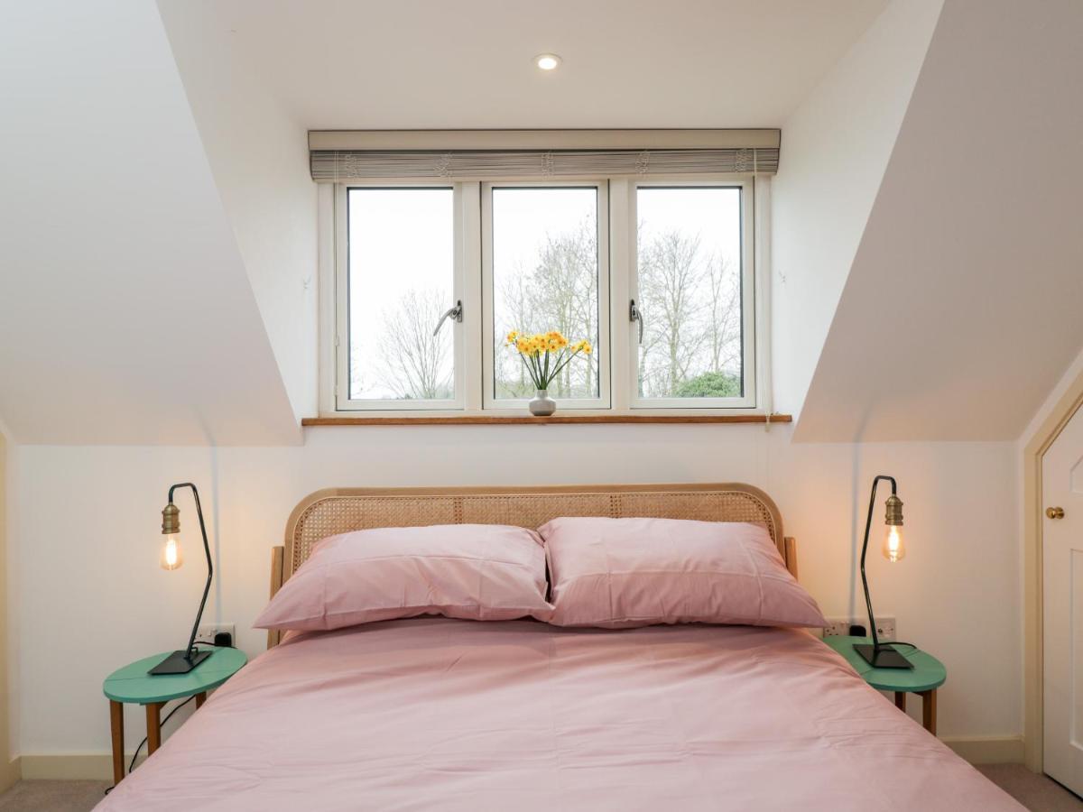 High Cogges Farm Holiday Cottages วิทนีย์ ภายนอก รูปภาพ