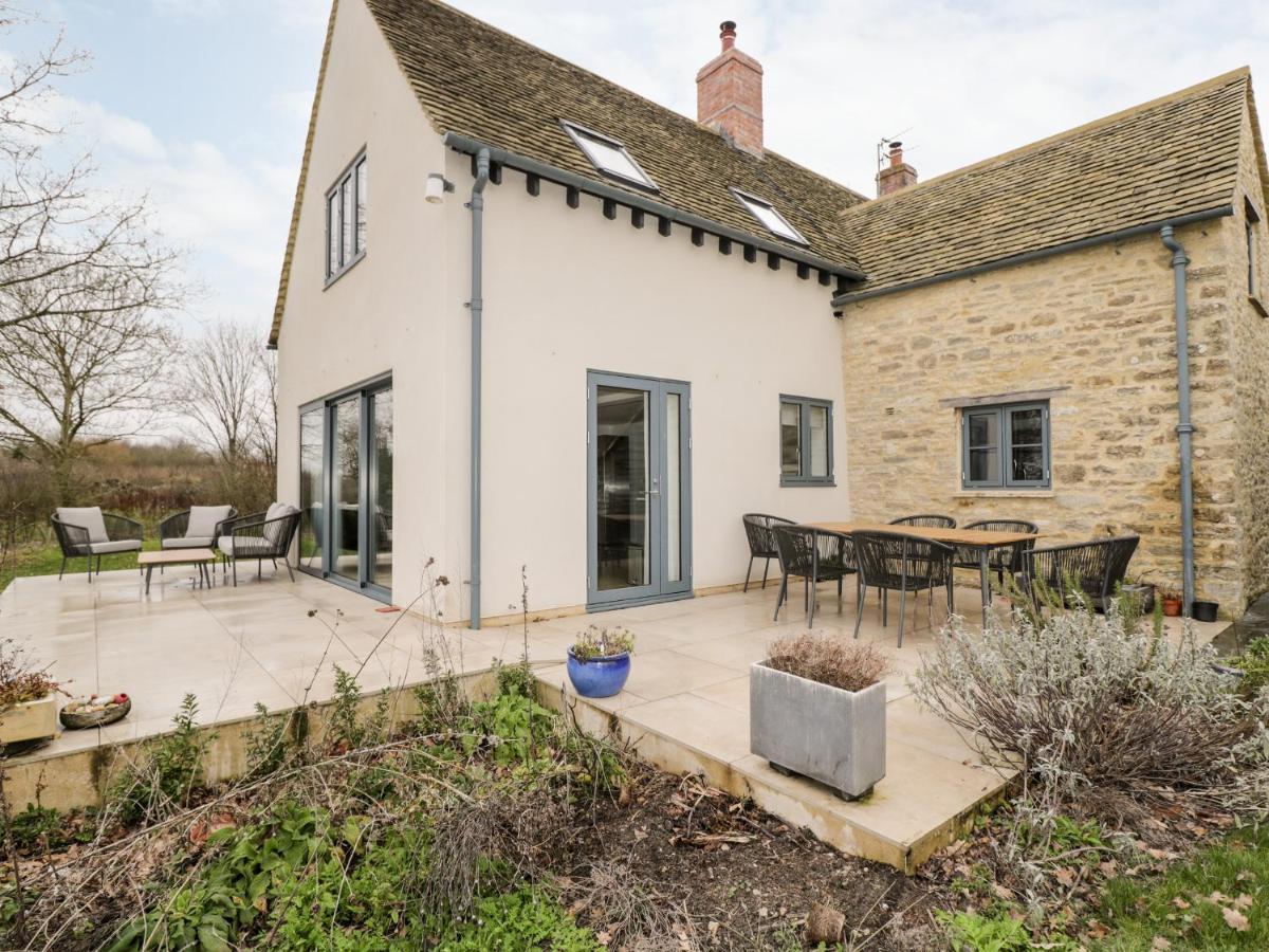 High Cogges Farm Holiday Cottages วิทนีย์ ภายนอก รูปภาพ